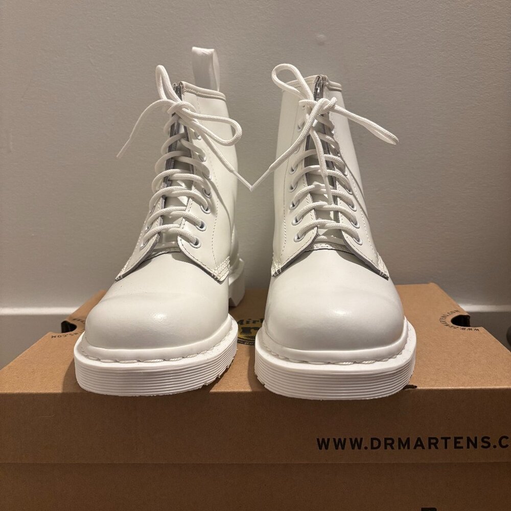 New in box all-white monochrome Dr. Martens Mono 1460 Smooth